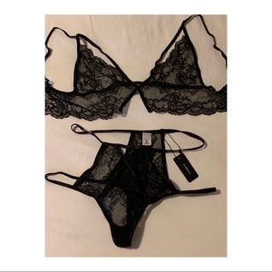 Lace intimates set